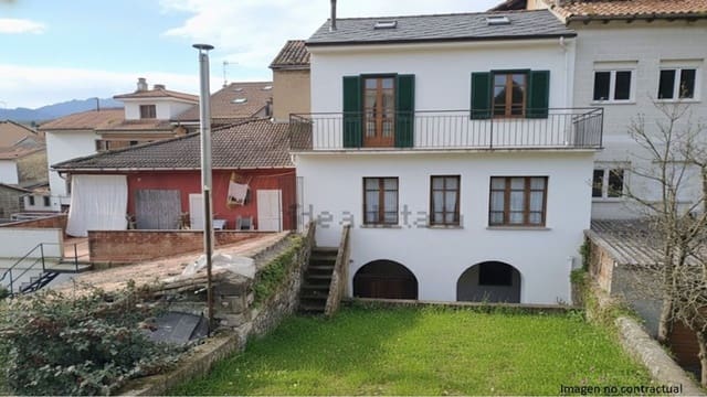 14 bedroom Townhouse for sale in Salas with garage - € 98,000 (Ref: 6738955)