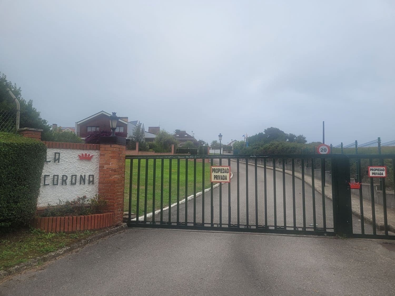 Grunde uden byggetilladelser til salg i Gozon - € 120.000 (Ref: 7042046)