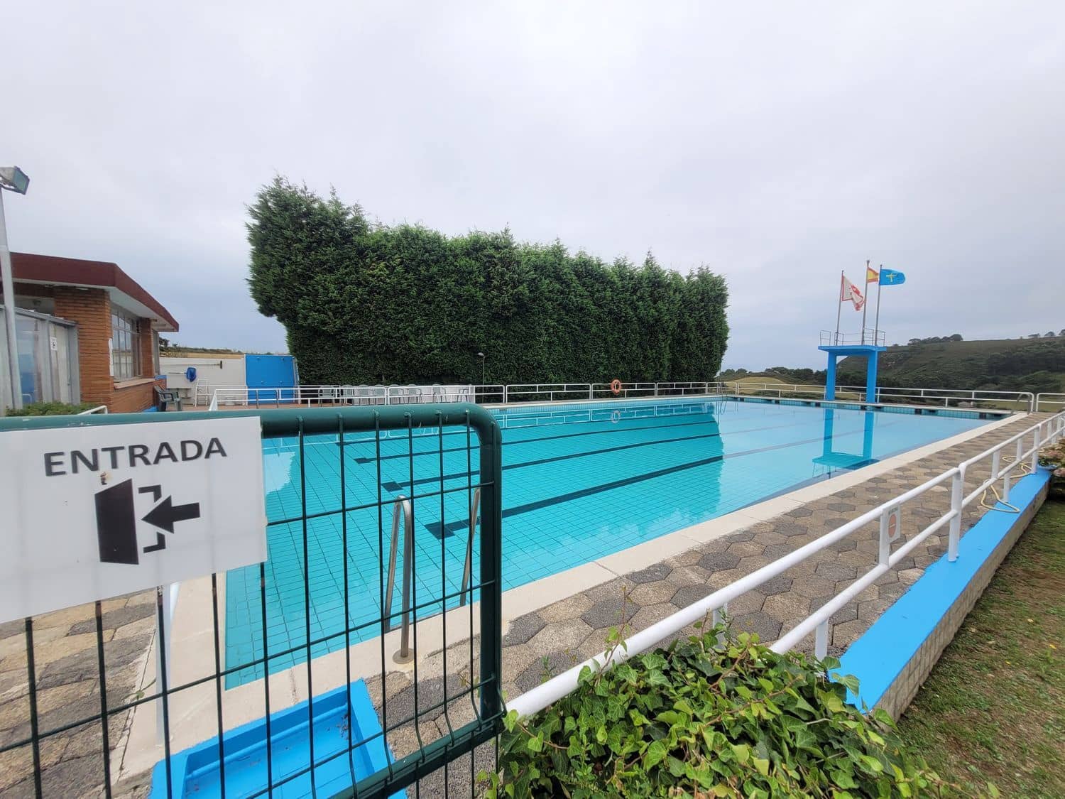 Grunde uden byggetilladelser til salg i Gozon - € 120.000 (Ref: 7042046)