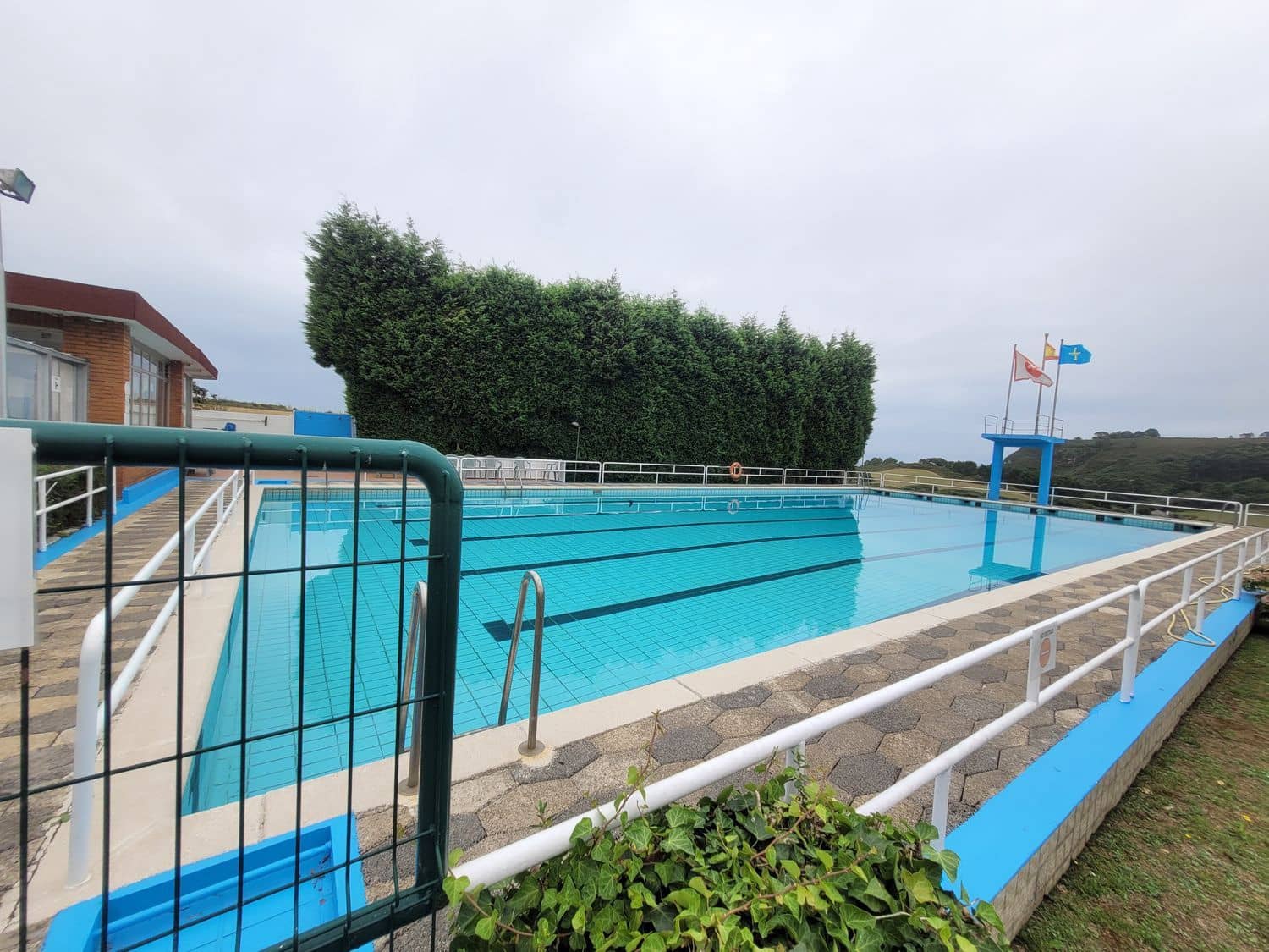 Grunde uden byggetilladelser til salg i Gozon - € 120.000 (Ref: 7042046)