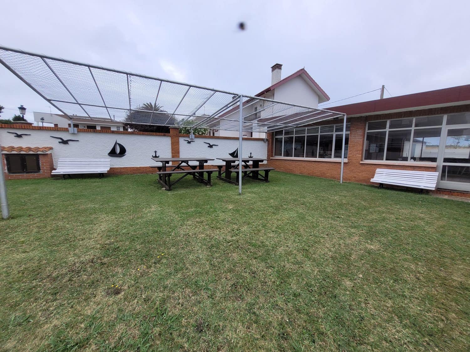 Grunde uden byggetilladelser til salg i Gozon - € 120.000 (Ref: 7042046)