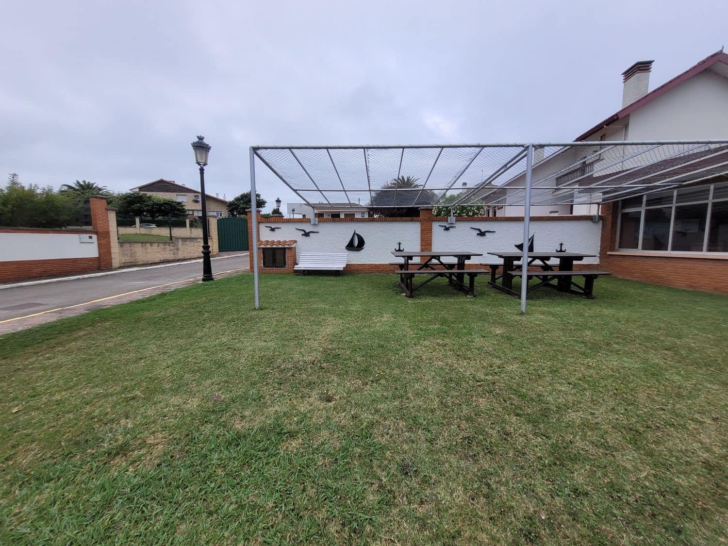 Grunde uden byggetilladelser til salg i Gozon - € 120.000 (Ref: 7042046)