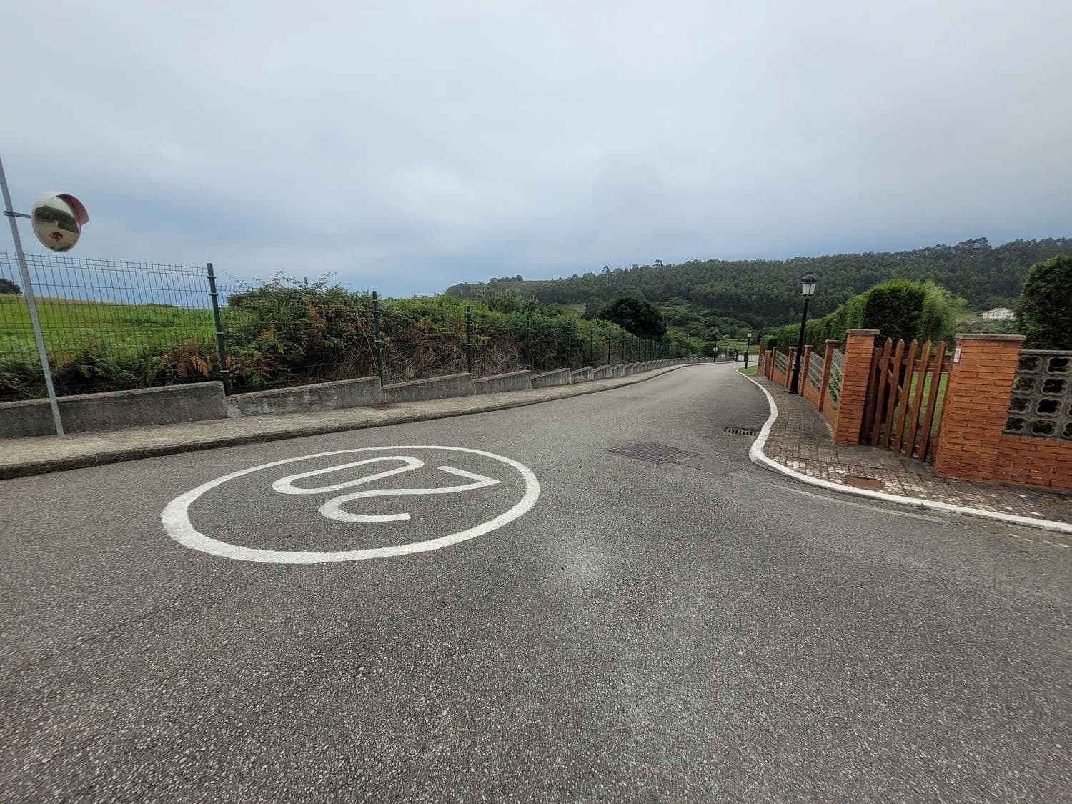 Grunde uden byggetilladelser til salg i Gozon - € 120.000 (Ref: 7042046)