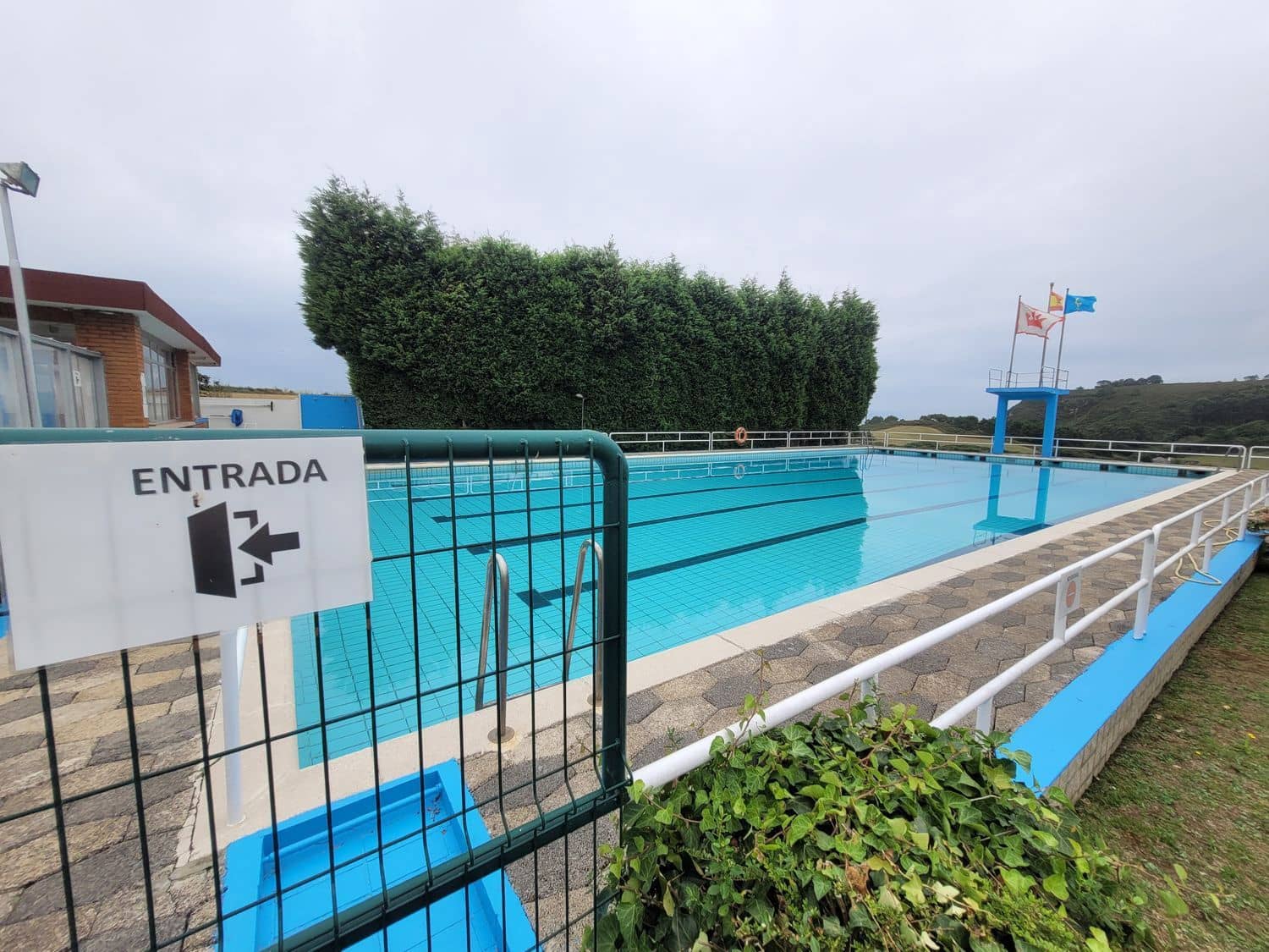 Grunde uden byggetilladelser til salg i Gozon - € 120.000 (Ref: 7042046)