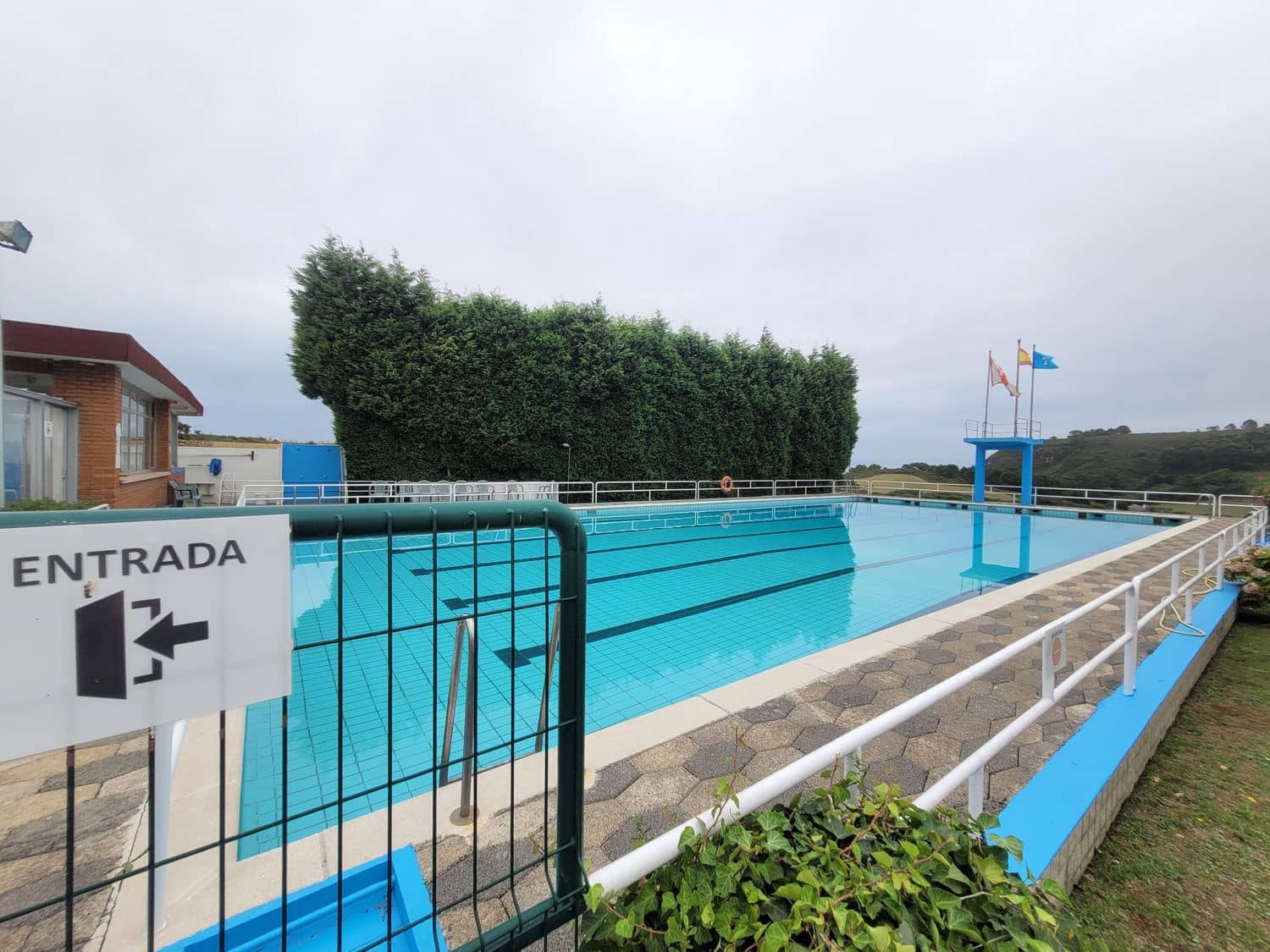 Grunde uden byggetilladelser til salg i Gozon - € 120.000 (Ref: 7042046)