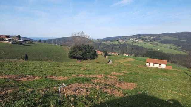 Mark till salu i Cudillero - 38 000 € (Ref: 7172371)