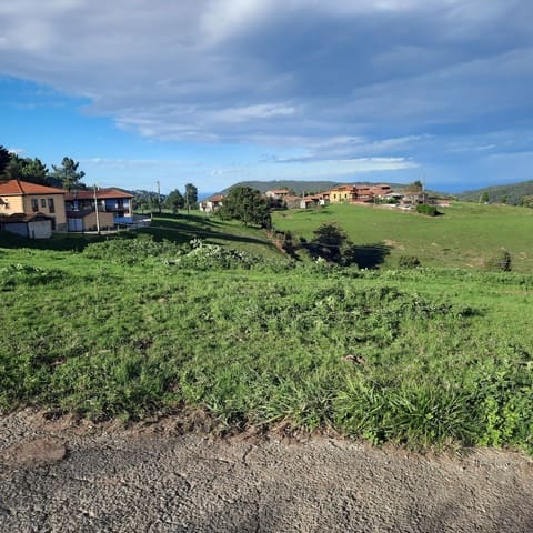 Mark till salu i Cudillero - 38 000 € (Ref: 7172371)