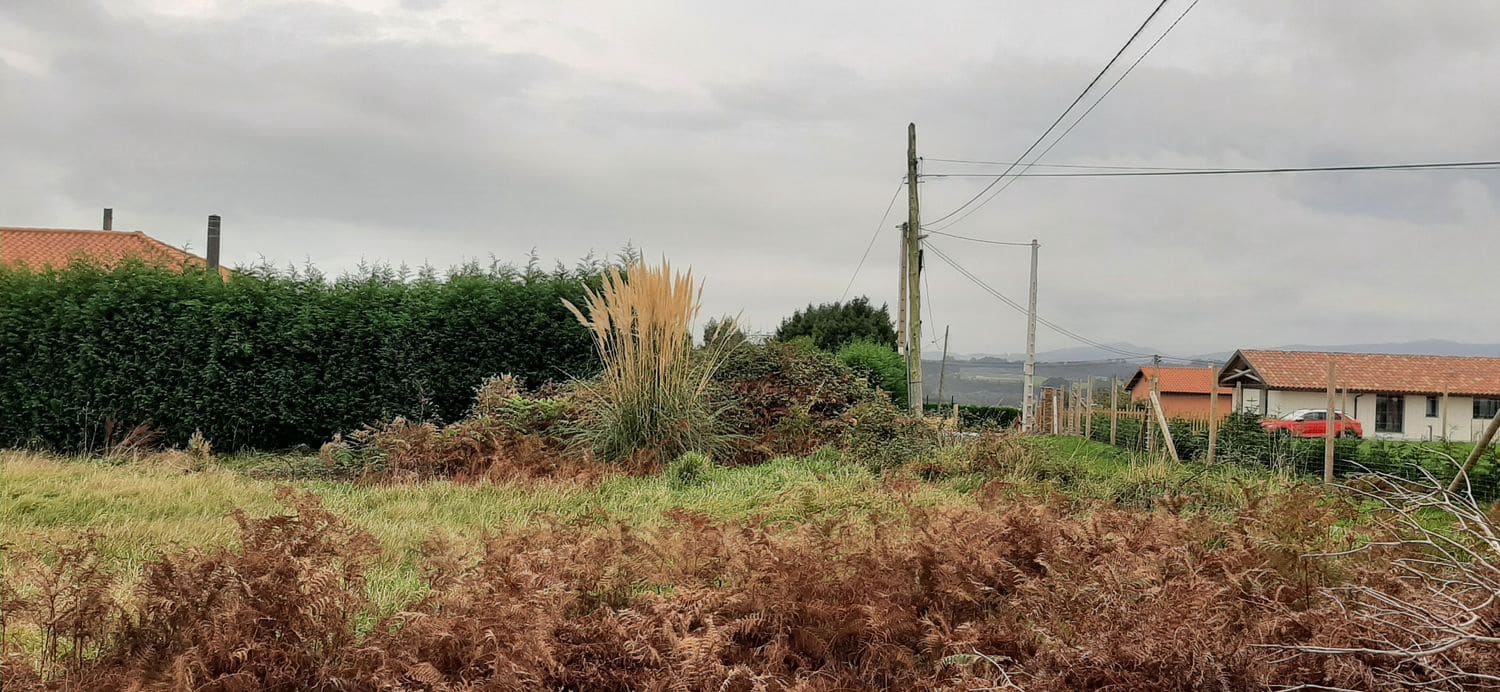 Grunde uden byggetilladelser til salg i Castrillon - € 125.000 (Ref: 7189732)