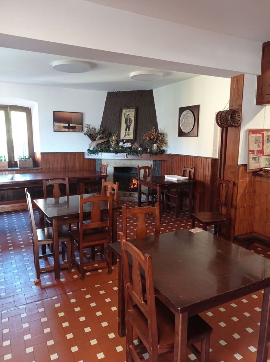 6 soveværelse Restaurant/Bar til salg i Villaviciosa med garage - € 760.000 (Ref: 7341182)