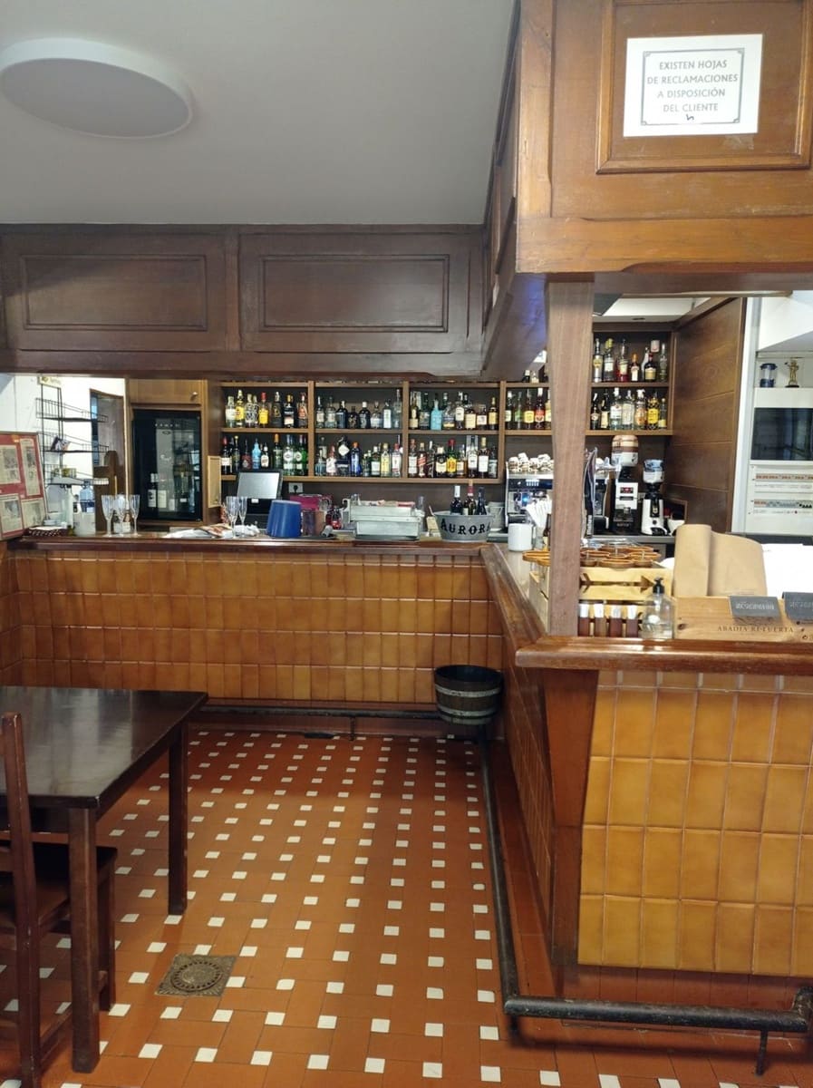 6 soveværelse Restaurant/Bar til salg i Villaviciosa med garage - € 760.000 (Ref: 7341182)