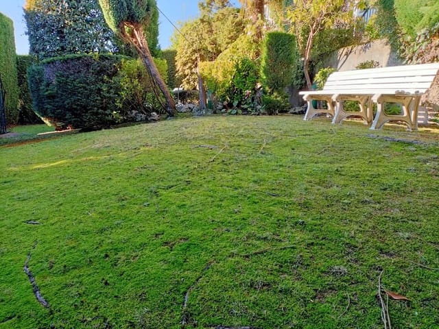 6 bedroom Townhouse for sale in Llanera with pool garage - € 482,000 (Ref: 7412948)