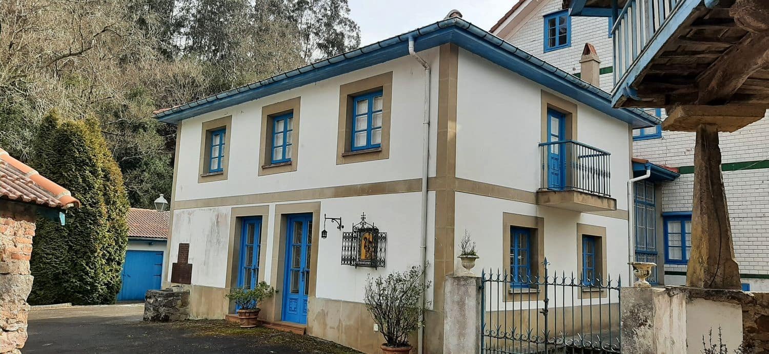 9 bedroom Finca/Country House for sale in Soto del Barco with garage - € 595,000 (Ref: 7442971)