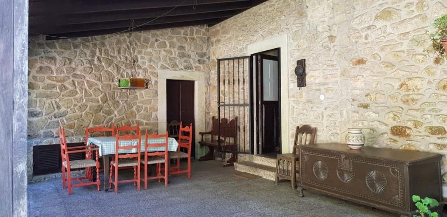 9 bedroom Finca/Country House for sale in Soto del Barco with garage - € 595,000 (Ref: 7442971)