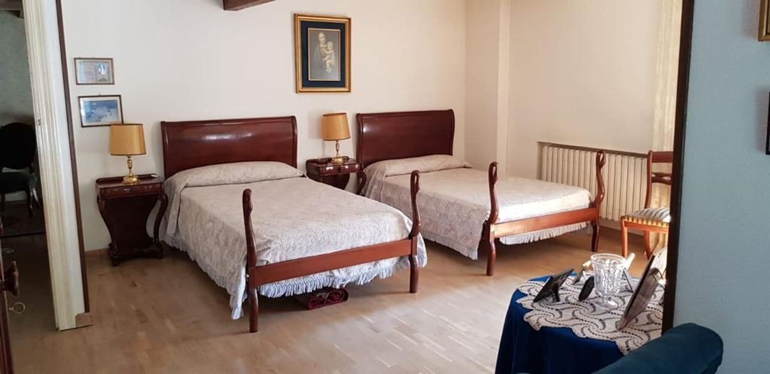 9 bedroom Finca/Country House for sale in Soto del Barco with garage - € 595,000 (Ref: 7442971)