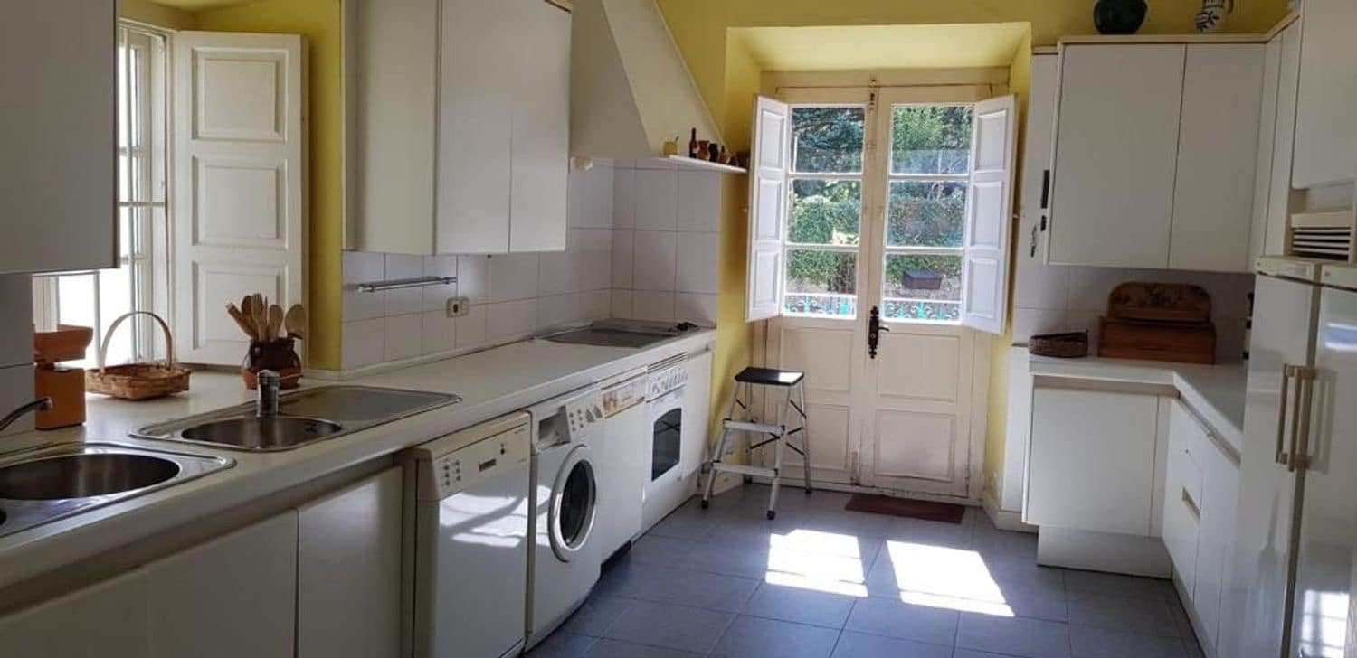 9 bedroom Finca/Country House for sale in Soto del Barco with garage - € 595,000 (Ref: 7442971)