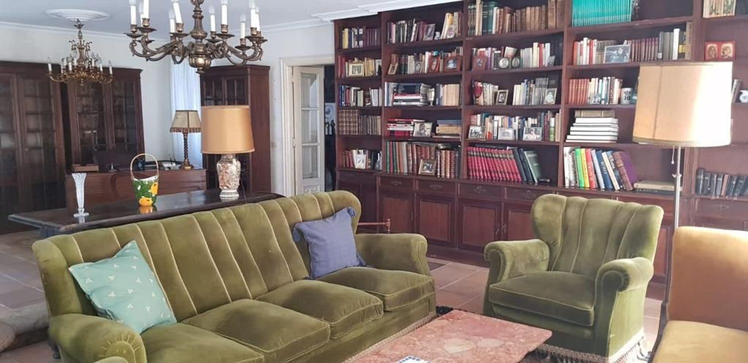 9 bedroom Finca/Country House for sale in Soto del Barco with garage - € 595,000 (Ref: 7442971)