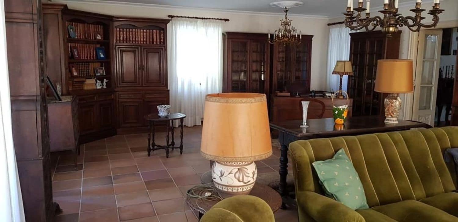 9 bedroom Finca/Country House for sale in Soto del Barco with garage - € 595,000 (Ref: 7442971)