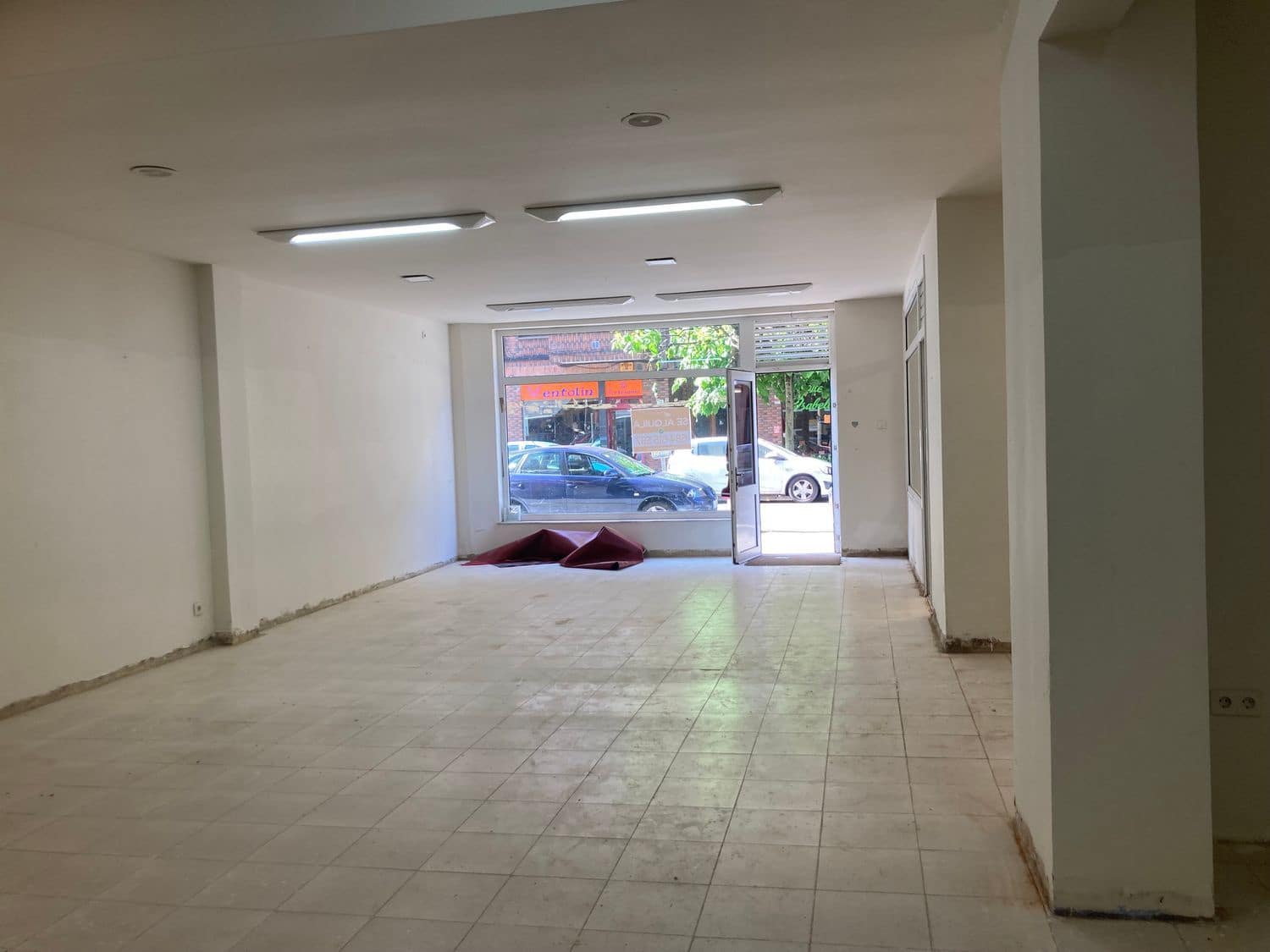 Erhverv til leje i Gijon - € 700 (Ref: 7596275)