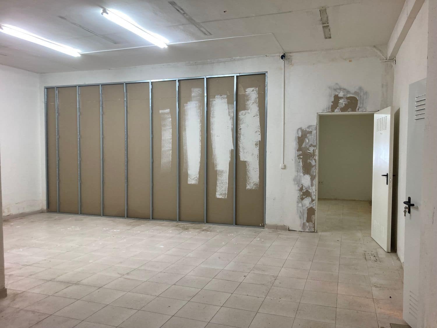 Erhverv til leje i Gijon - € 700 (Ref: 7596275)