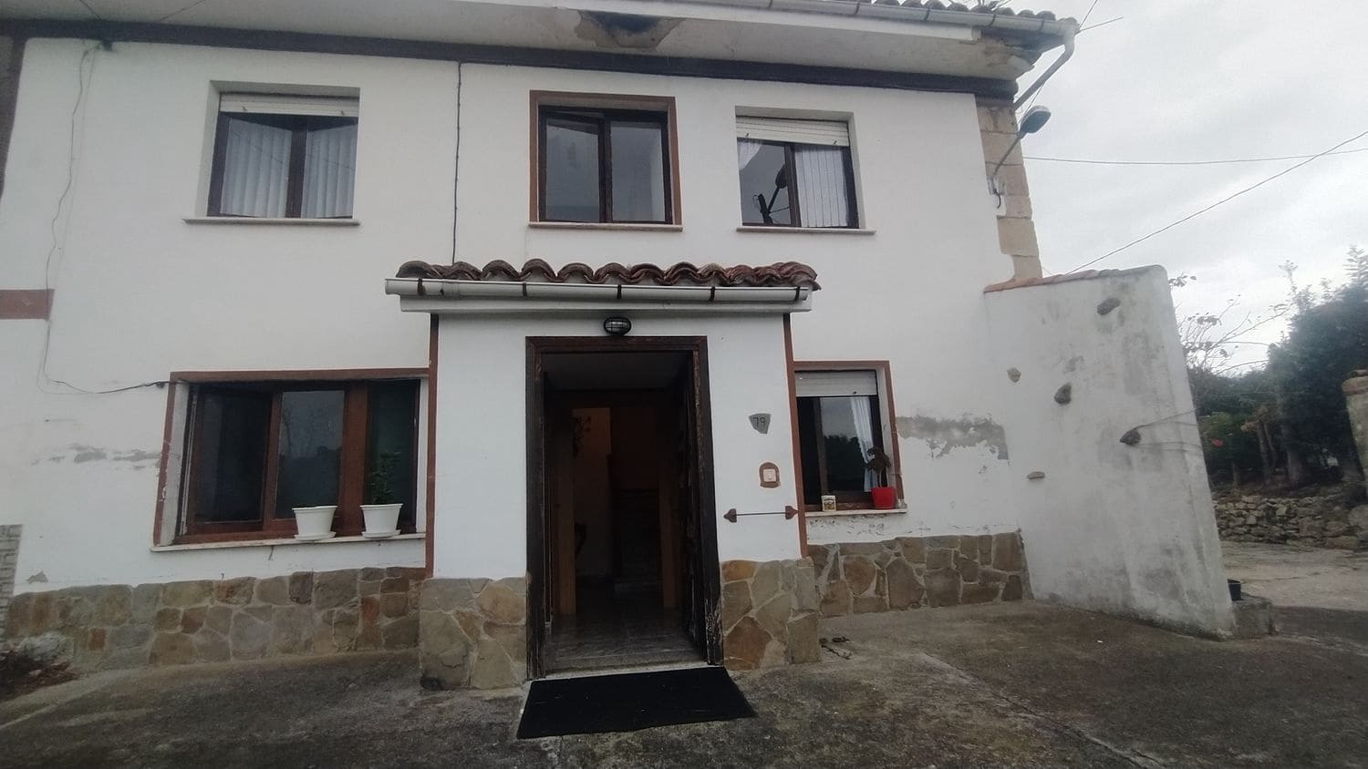 3 soverom Hus til salgs i Nava med garasje - € 103 900 (Ref: 7880129)