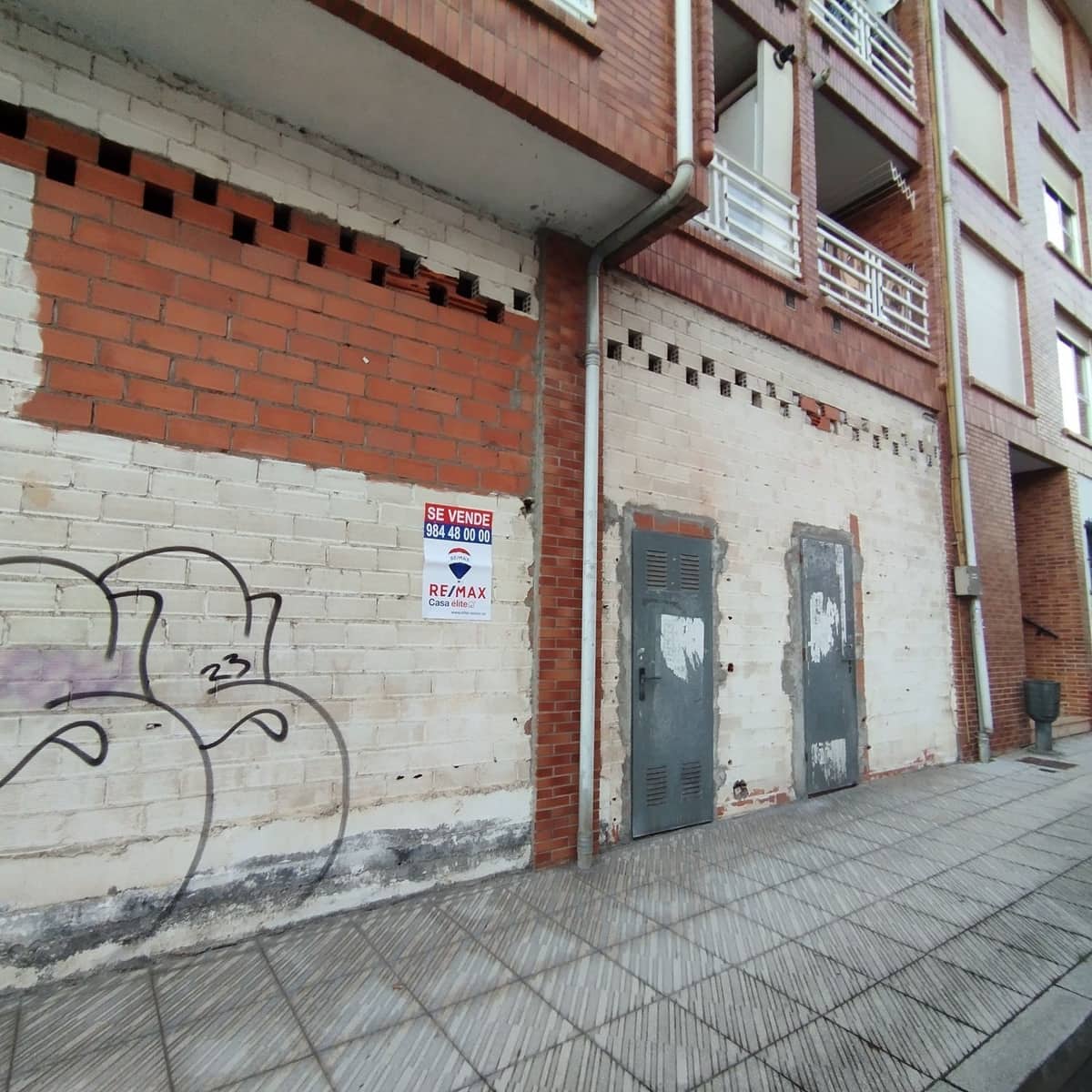 Erhverv til salg i Llanera - € 130.000 (Ref: 7888585)