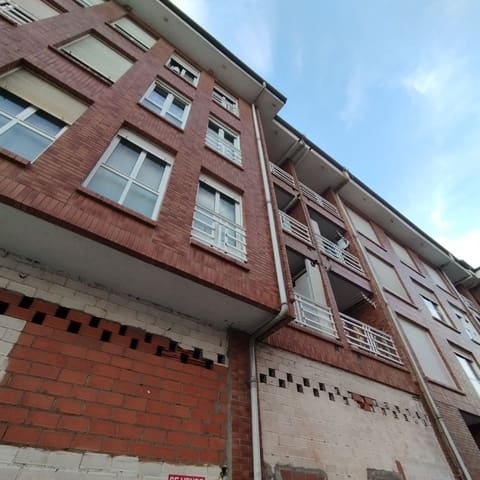 Erhverv til salg i Lugo de Llanera, Llanera - € 130.000 (Ref: 7888585)