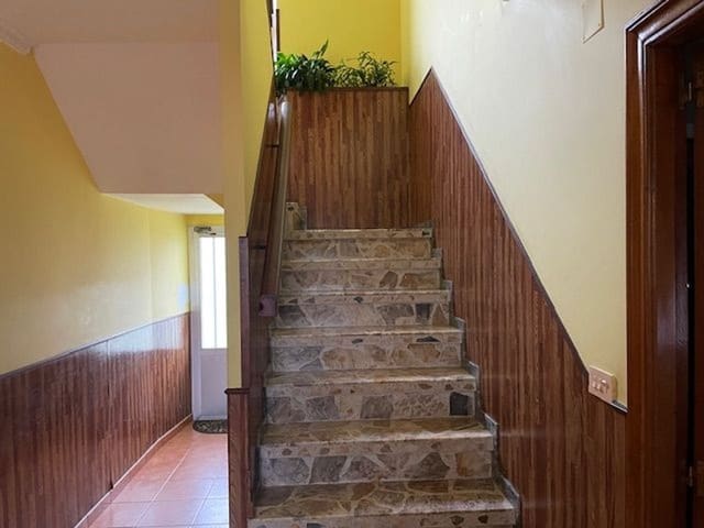 5 bedroom Finca/Country House for sale in Ortigueira with garage - € 220,000 (Ref: 8084608)