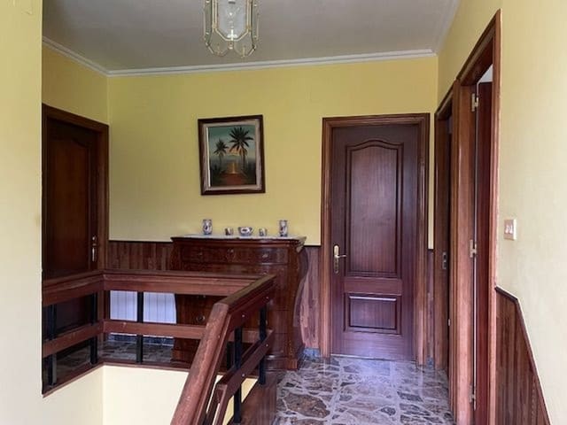 5 bedroom Finca/Country House for sale in Ortigueira with garage - € 220,000 (Ref: 8084608)