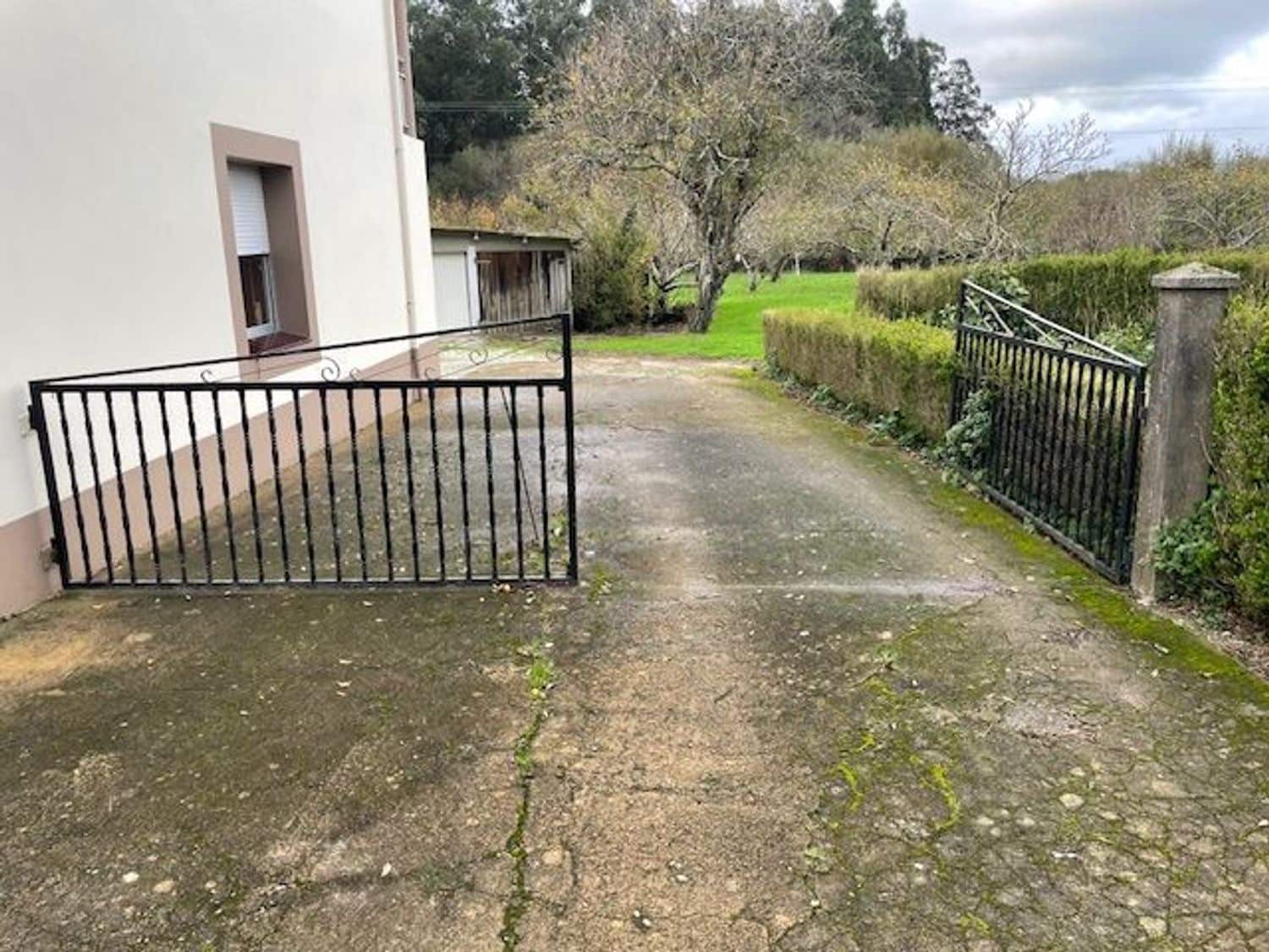 5 bedroom Finca/Country House for sale in Ortigueira with garage - € 220,000 (Ref: 8084608)