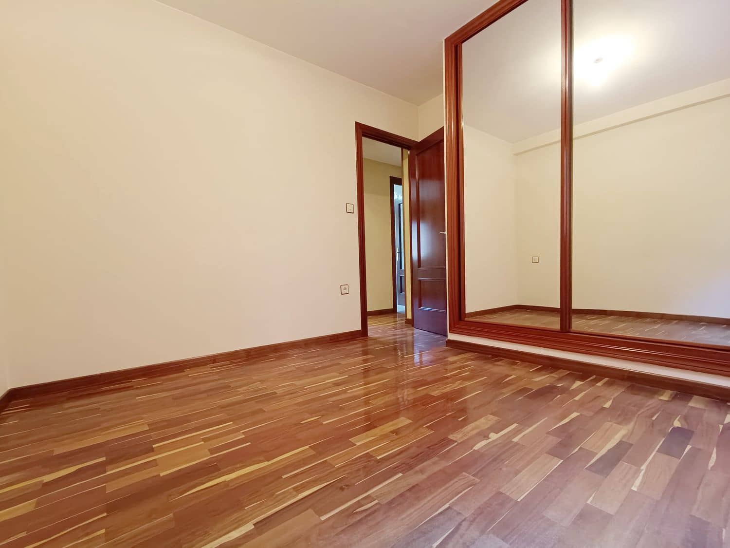 3 soveværelse Lejlighed til salg i Lena med garage - € 110.000 (Ref: 8084614)