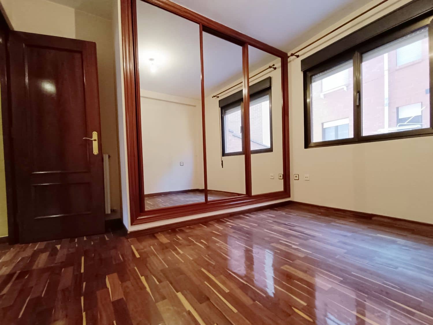 3 soveværelse Lejlighed til salg i Lena med garage - € 110.000 (Ref: 8084614)