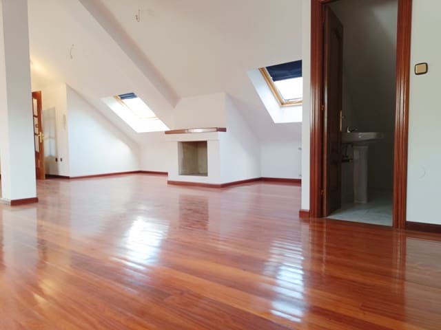 4 soveværelse Lejlighed til salg i Lena med garage - € 210.000 (Ref: 8084616)