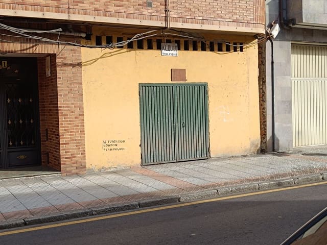 Commercieel te koop in Lena - € 130.000 (Ref: 8084617)