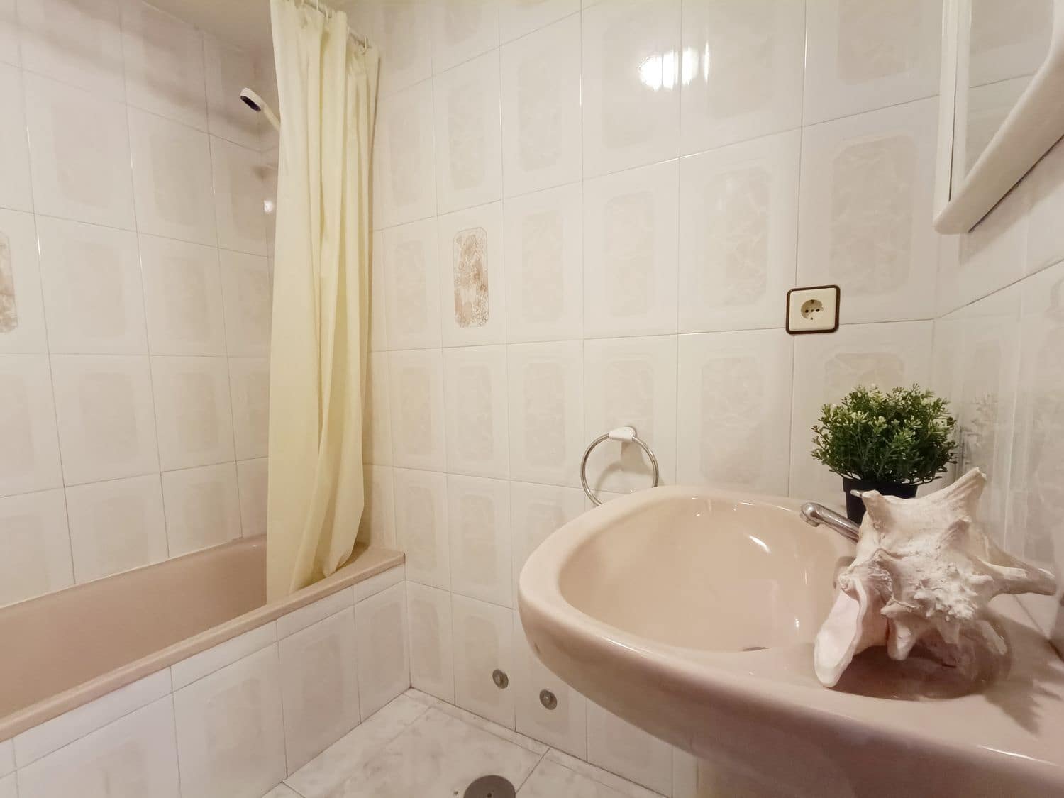 3 soveværelse Lejlighed til salg i Lena med garage - € 115.000 (Ref: 8084618)