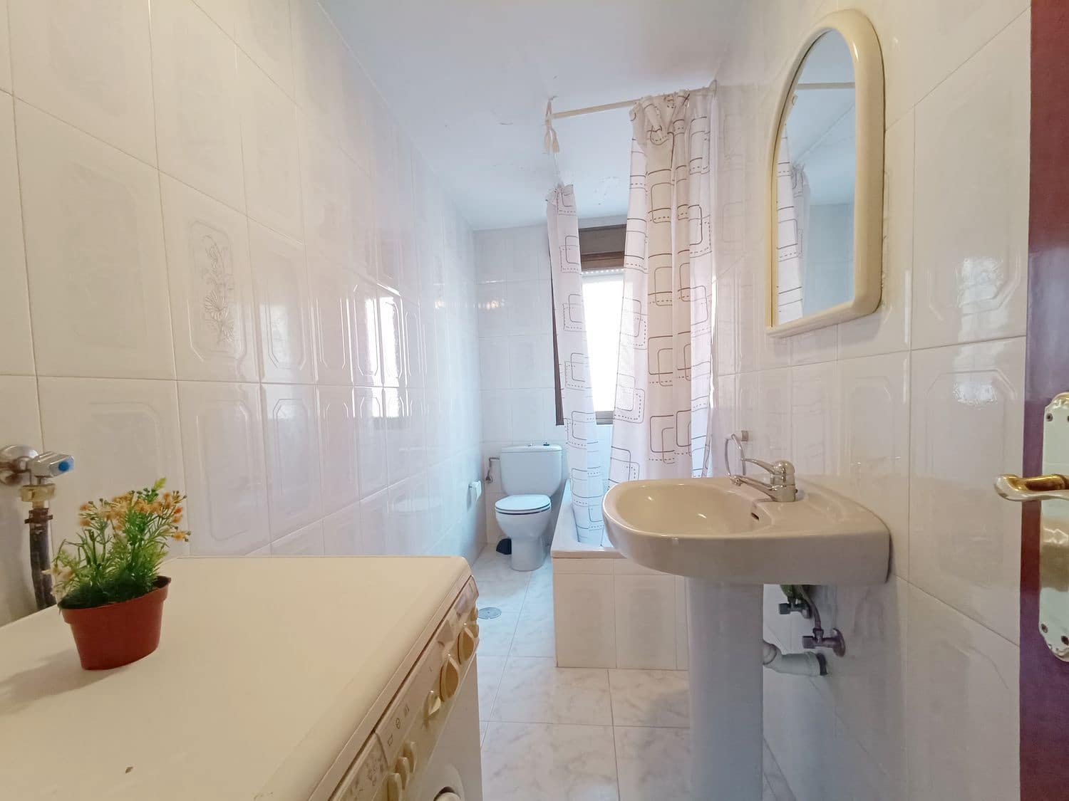 3 soveværelse Lejlighed til salg i Lena med garage - € 115.000 (Ref: 8084618)