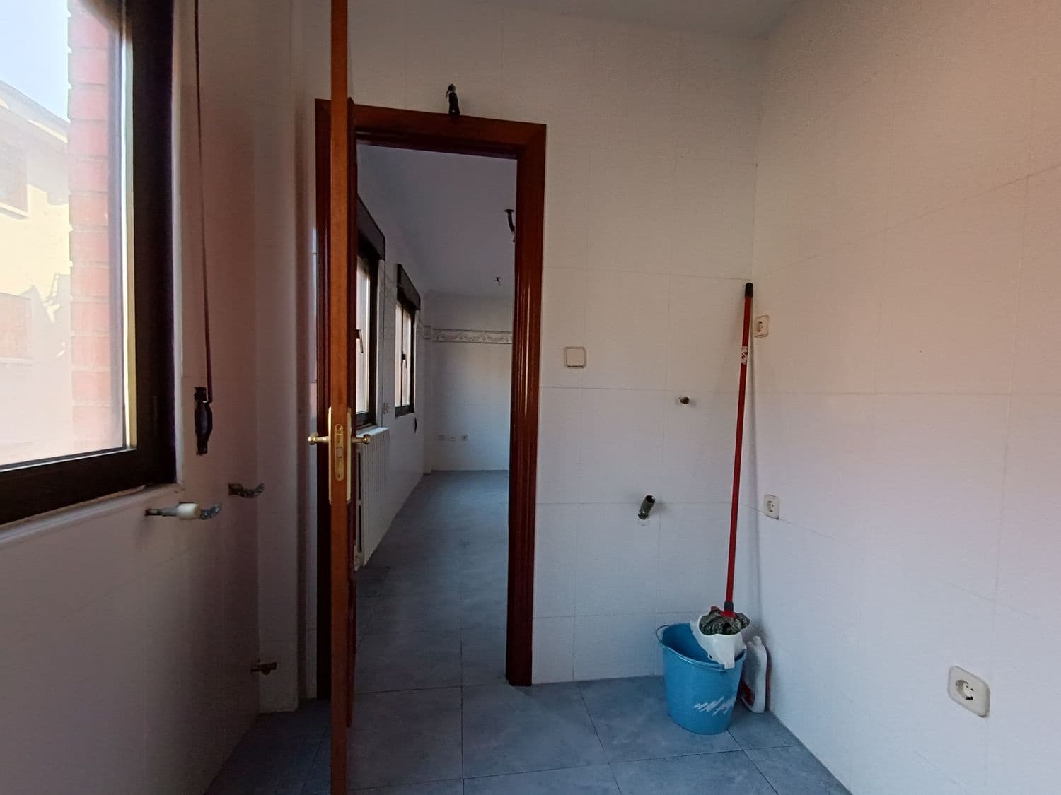 10 bedroom Townhouse for sale in Lena with garage - € 535,000 (Ref: 8084619)