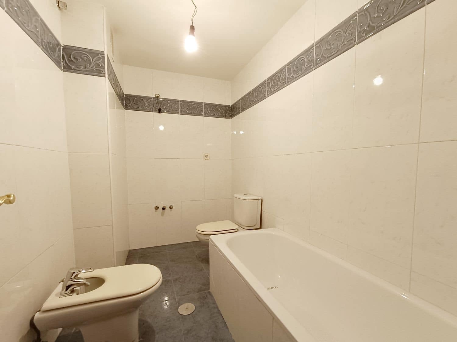 10 bedroom Townhouse for sale in Lena with garage - € 535,000 (Ref: 8084619)