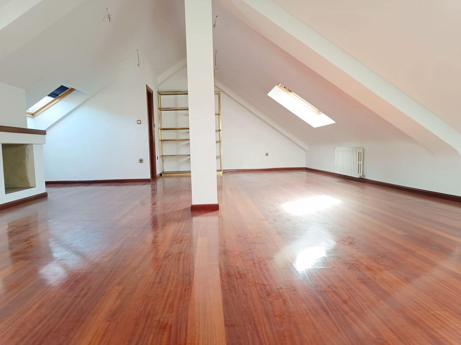 10 bedroom Townhouse for sale in Lena with garage - € 535,000 (Ref: 8084619)