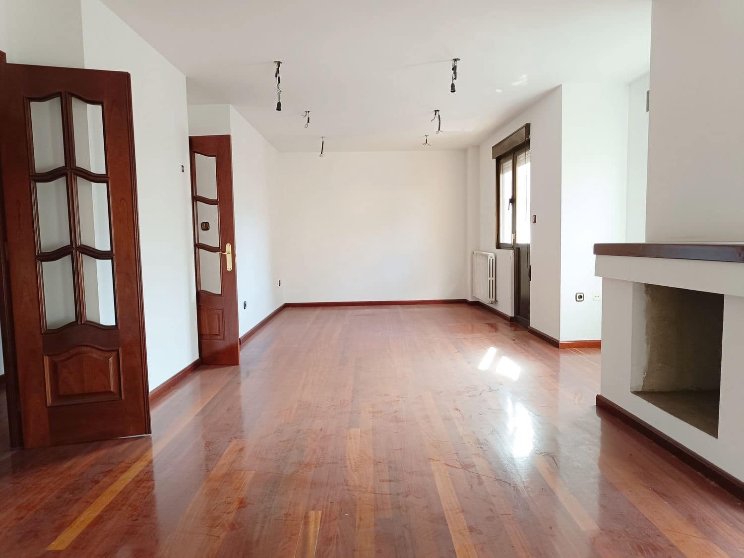 10 bedroom Townhouse for sale in Lena with garage - € 535,000 (Ref: 8084619)