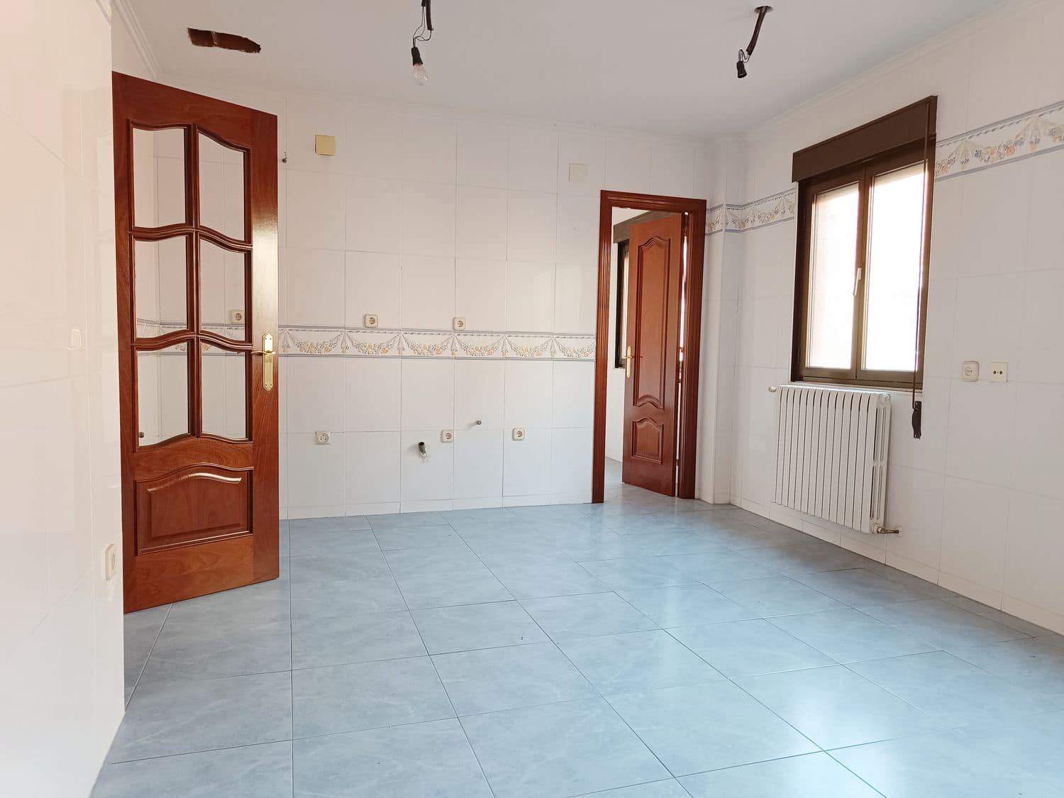 10 bedroom Townhouse for sale in Lena with garage - € 535,000 (Ref: 8084619)