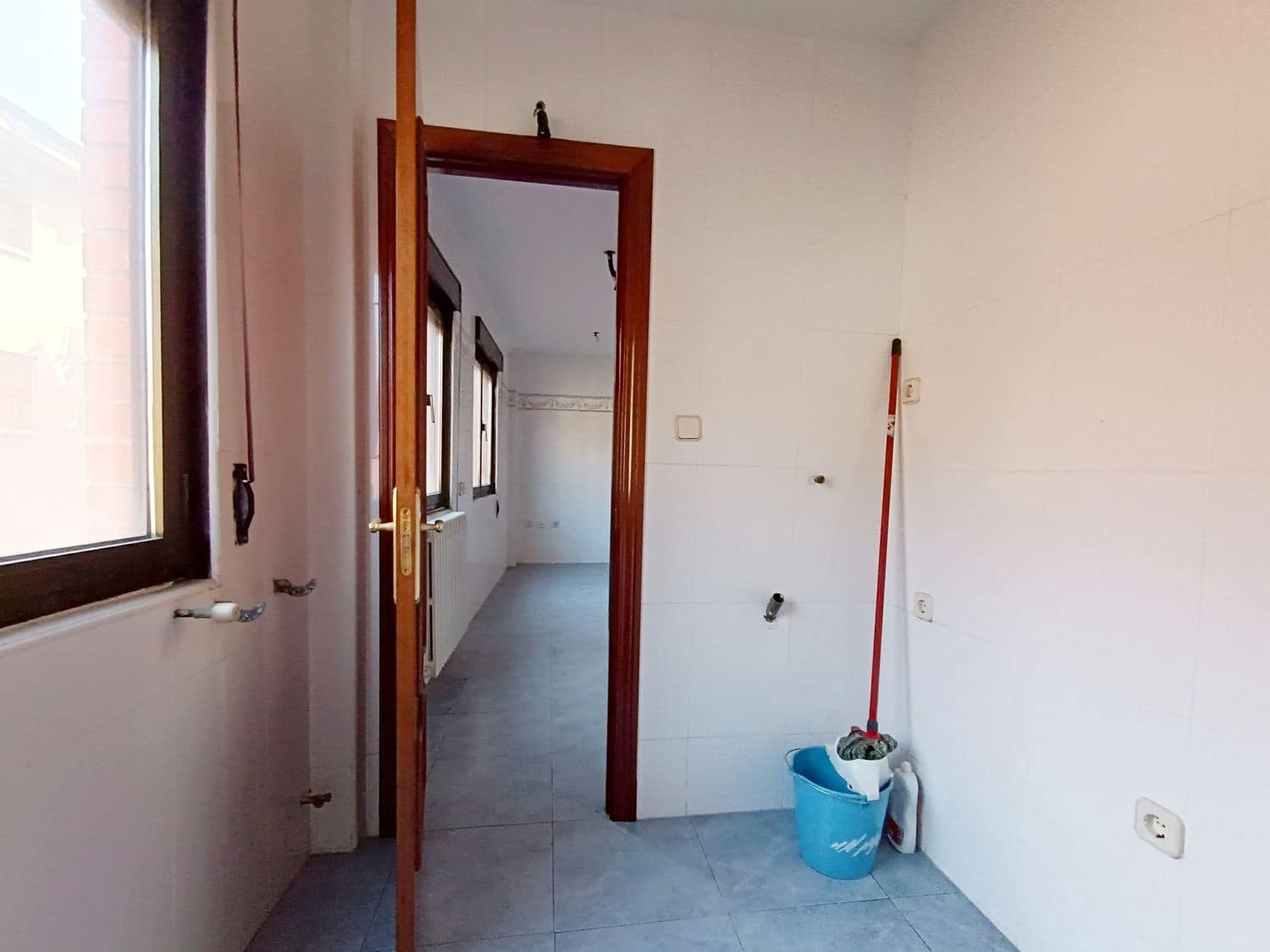 10 bedroom Townhouse for sale in Lena with garage - € 535,000 (Ref: 8084619)