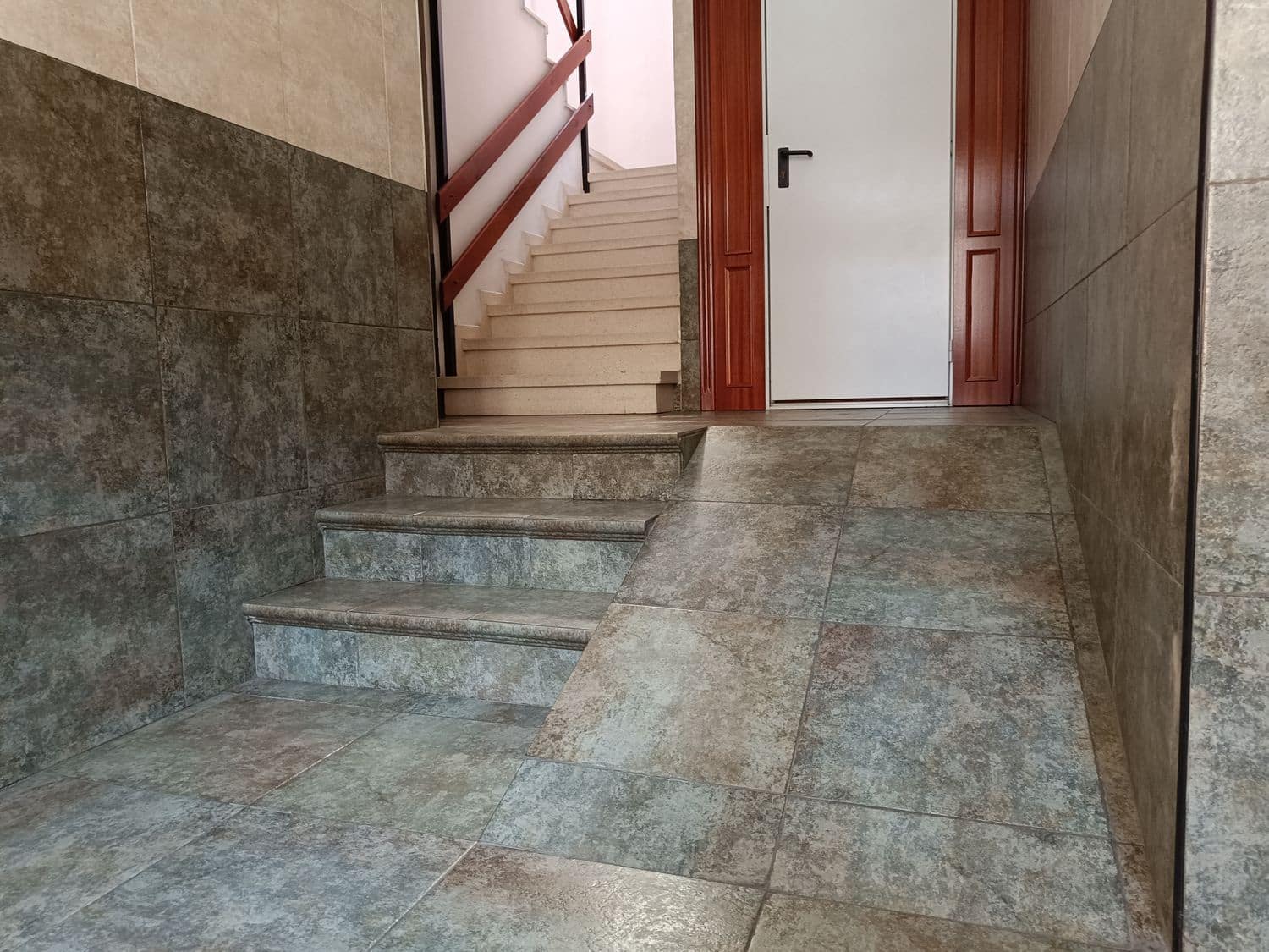 10 bedroom Townhouse for sale in Lena with garage - € 535,000 (Ref: 8084619)