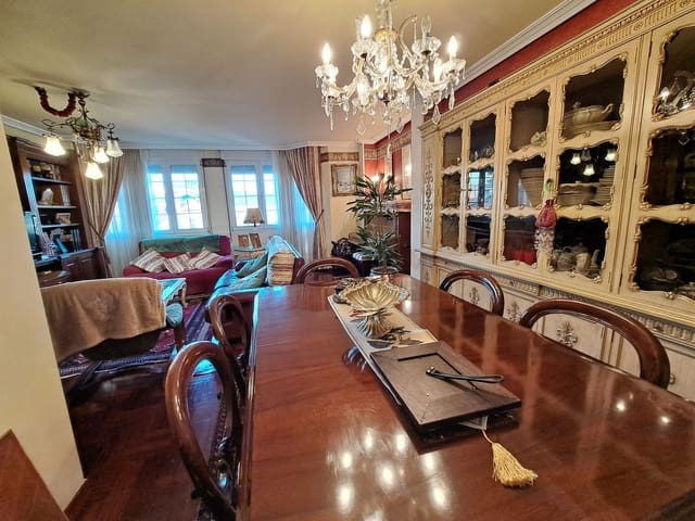 6 bedroom Townhouse for sale in Langreo with garage - € 289,000 (Ref: 8125901)