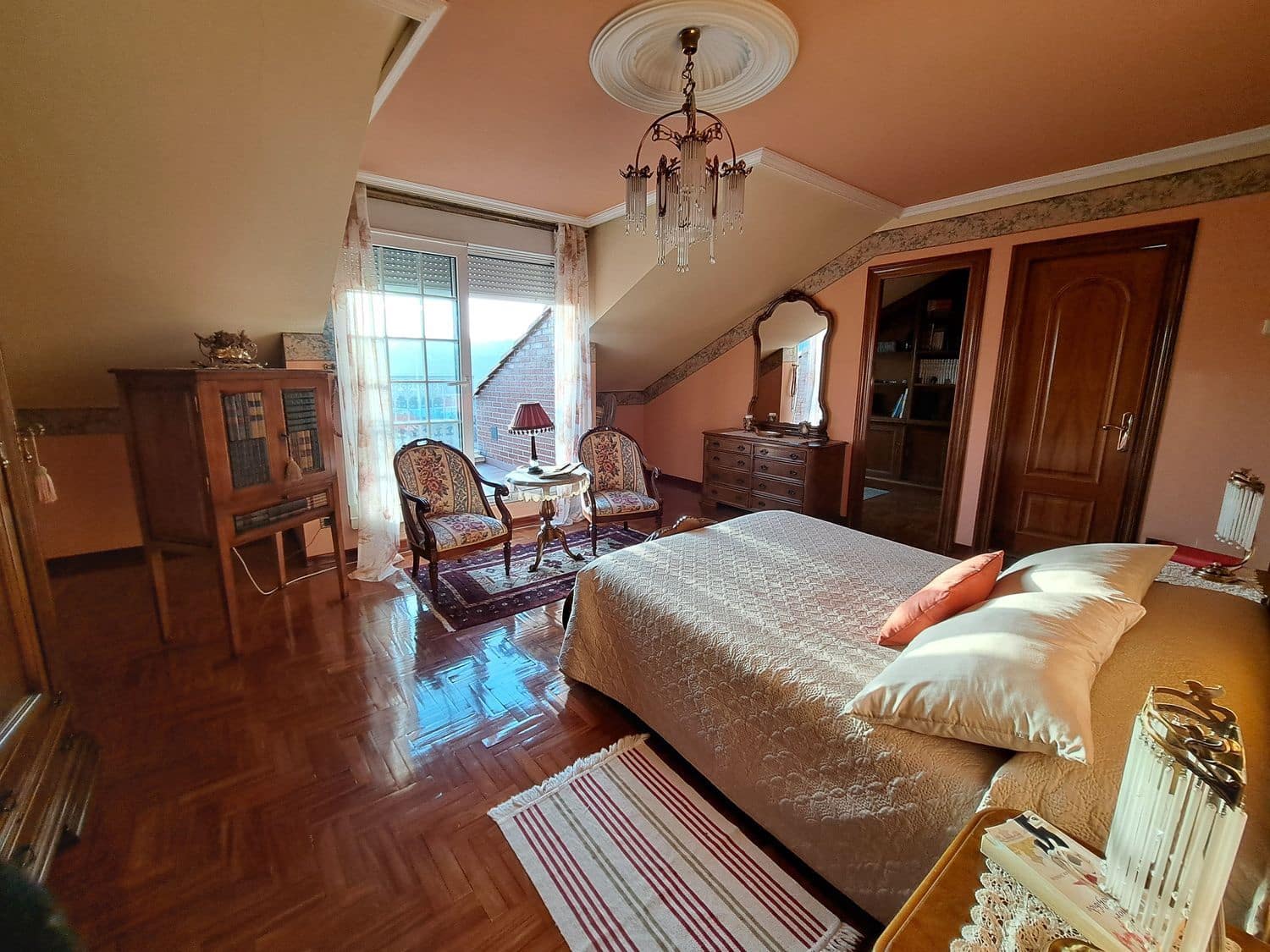 6 soveværelse Byhus til salg i Langreo med garage - € 289.000 (Ref: 8125901)