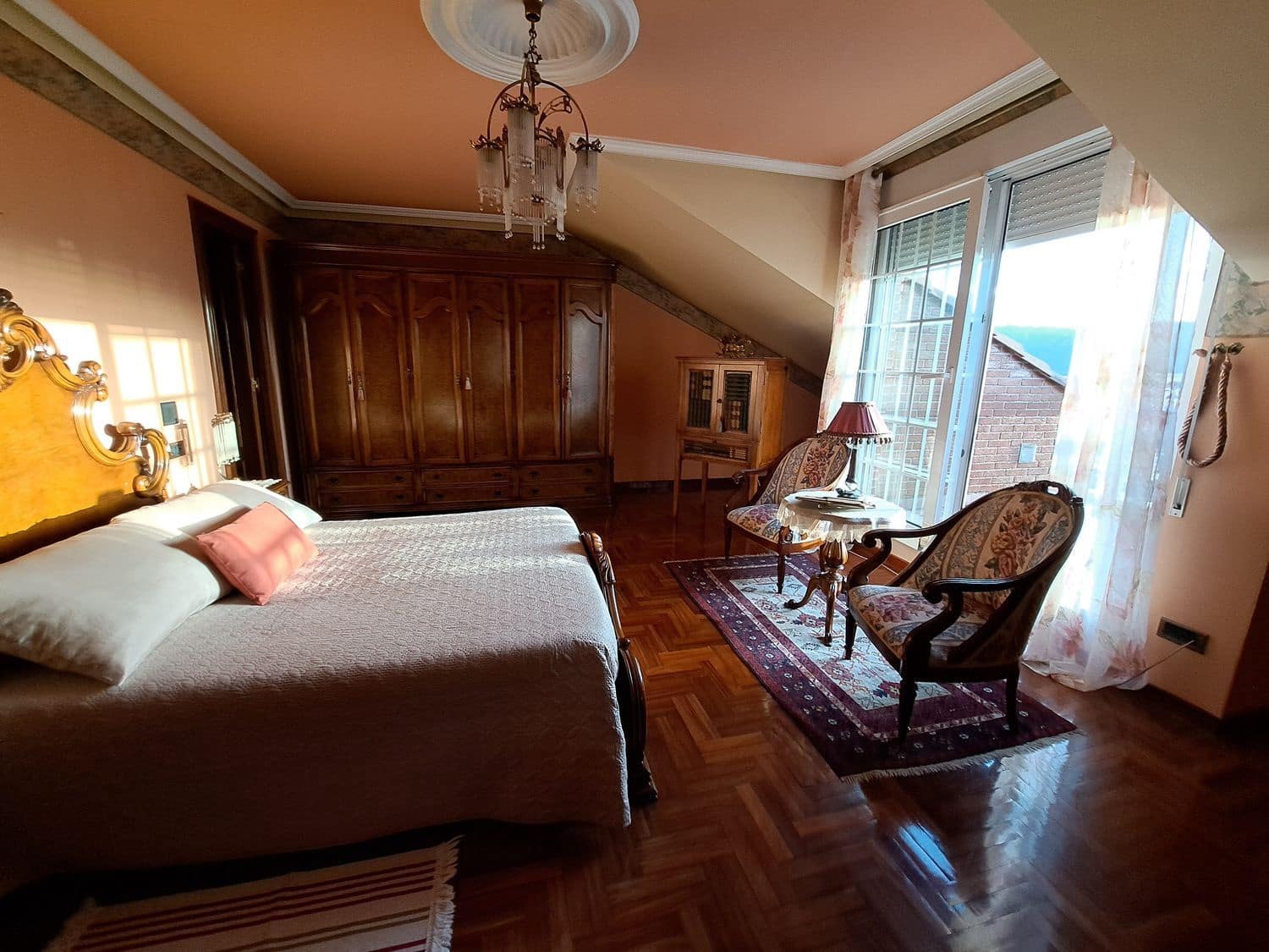 6 soveværelse Byhus til salg i Langreo med garage - € 289.000 (Ref: 8125901)