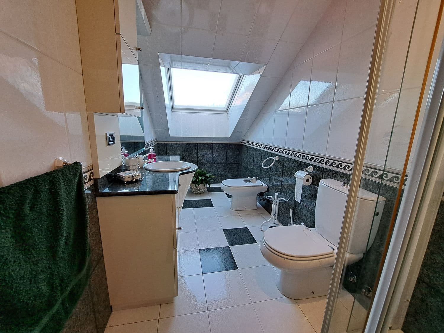 6 soveværelse Byhus til salg i Langreo med garage - € 289.000 (Ref: 8125901)