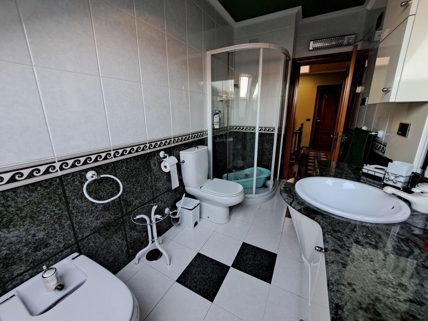 6 soveværelse Byhus til salg i Langreo med garage - € 289.000 (Ref: 8125901)