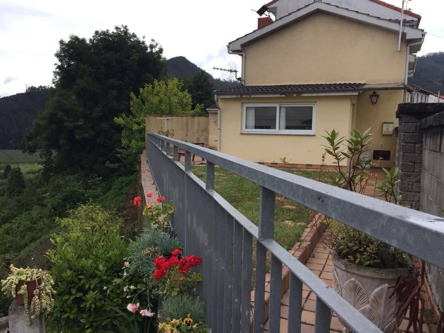 2 soveværelse Finca/Landehus til salg i Pravia med garage - € 115.000 (Ref: 8135547)