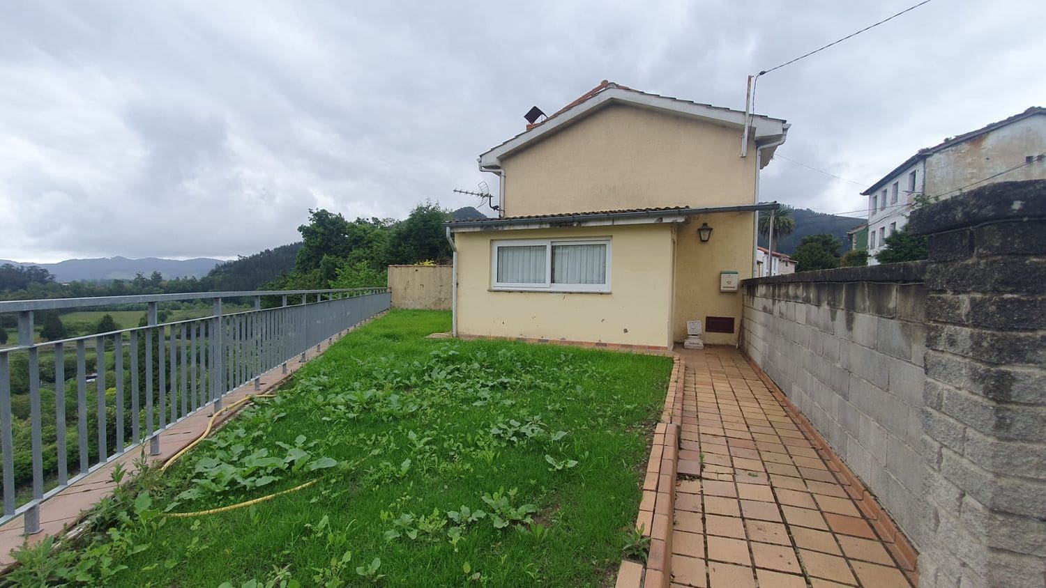 2 soveværelse Finca/Landehus til salg i Pravia med garage - € 115.000 (Ref: 8135547)