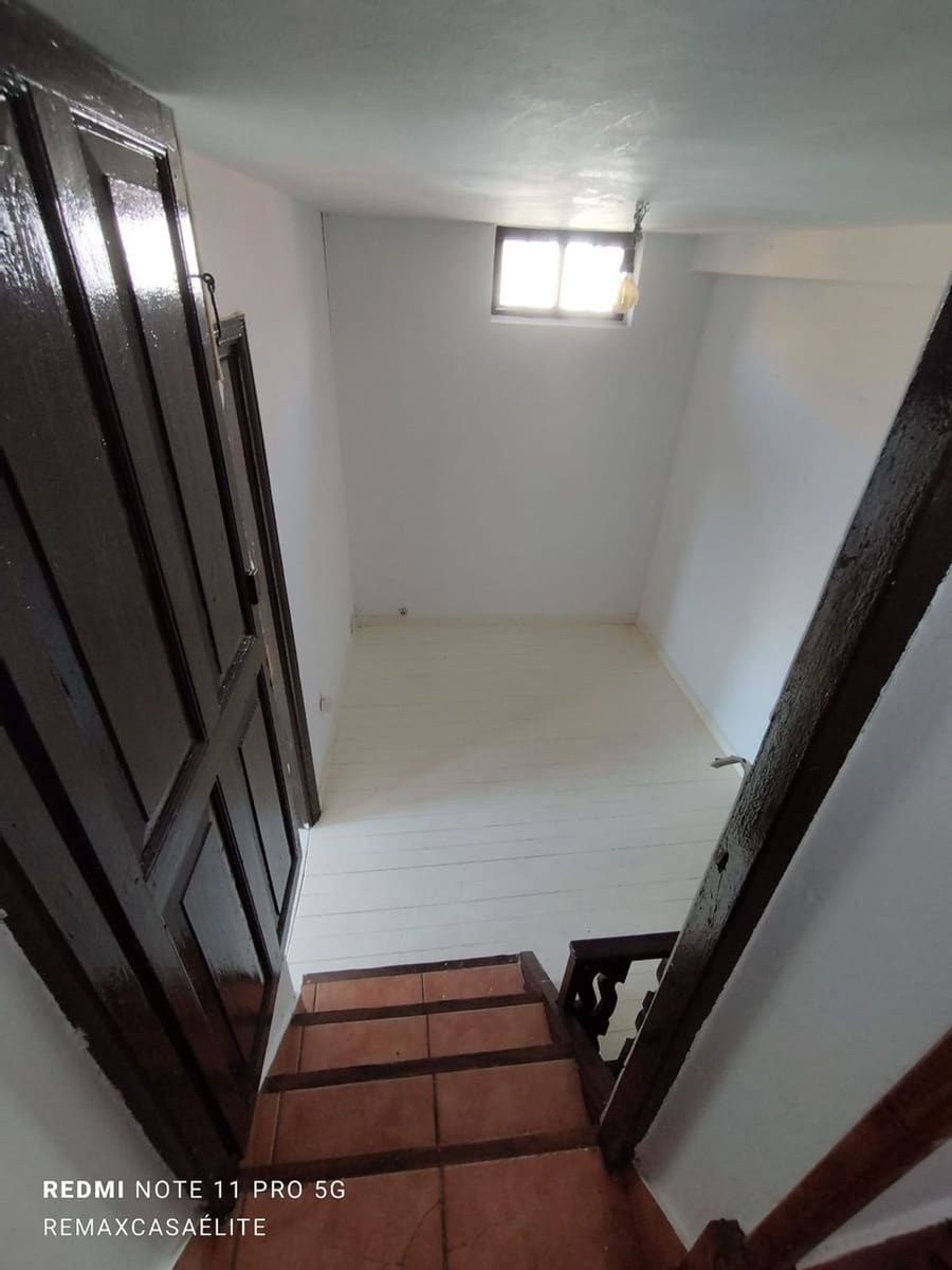 3 soveværelse Finca/Landehus til salg i Lena med garage - € 105.000 (Ref: 8177032)